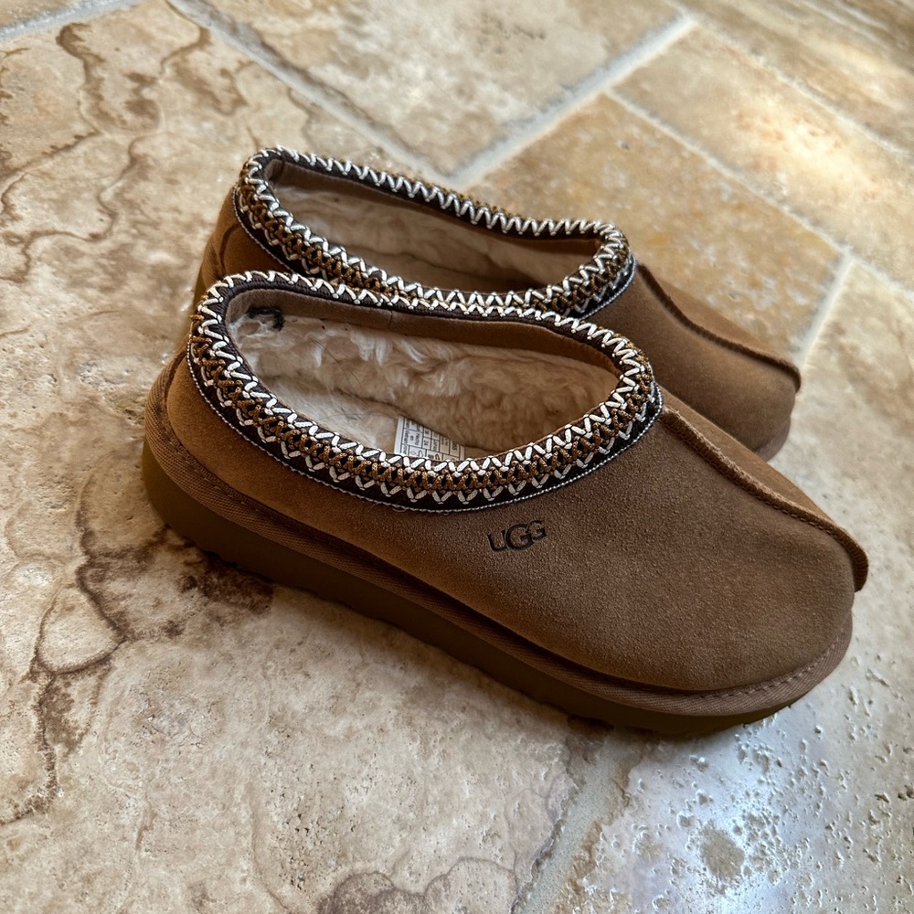 Ugg Tasman Chestnut Women’s Size 7